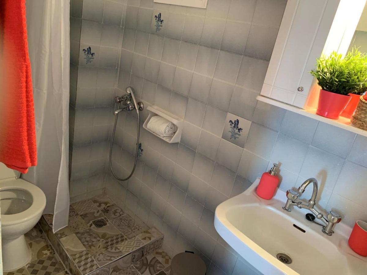 Villa Loula Apartment II Порос Экстерьер фото